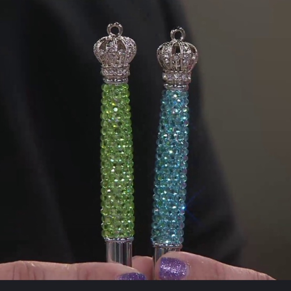 Set of 2 Lori Greiner Bedazzled Rhinestone Crown Top Pens on Chains - Picture 8 of 8